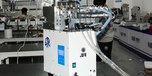 自動(dòng)螺絲供料器的特點(diǎn) 自動(dòng)螺絲供料器的特點(diǎn)